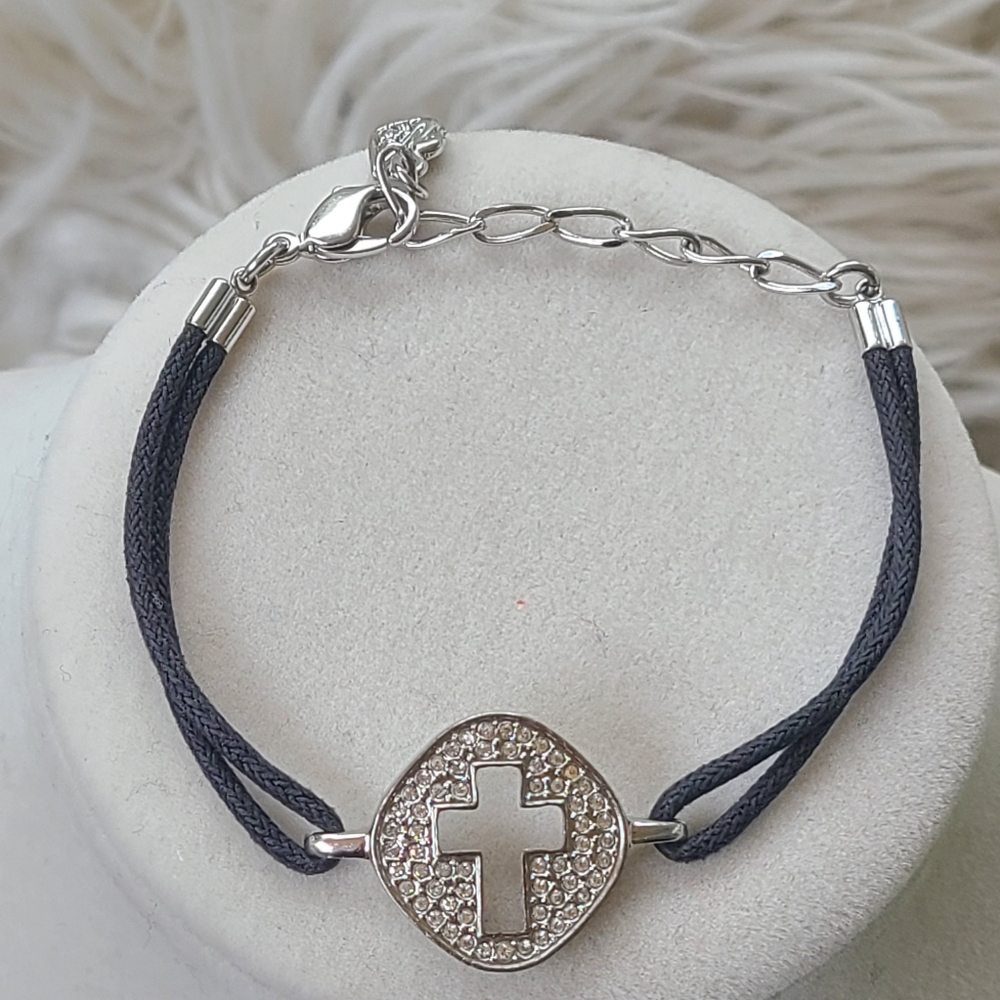 Swarovski Cross Bracelet- Great Condition